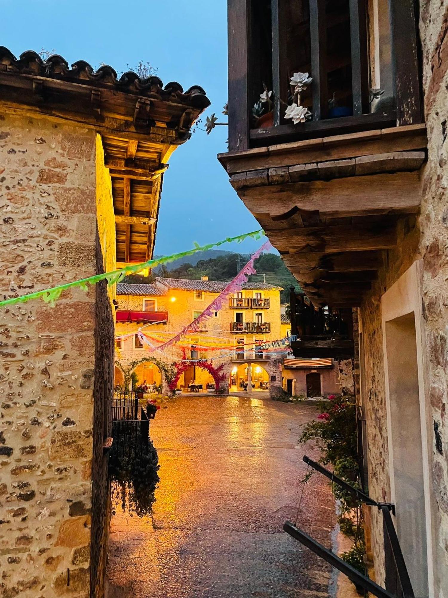 Hotel Cal Sastre Santa Pau Dış mekan fotoğraf