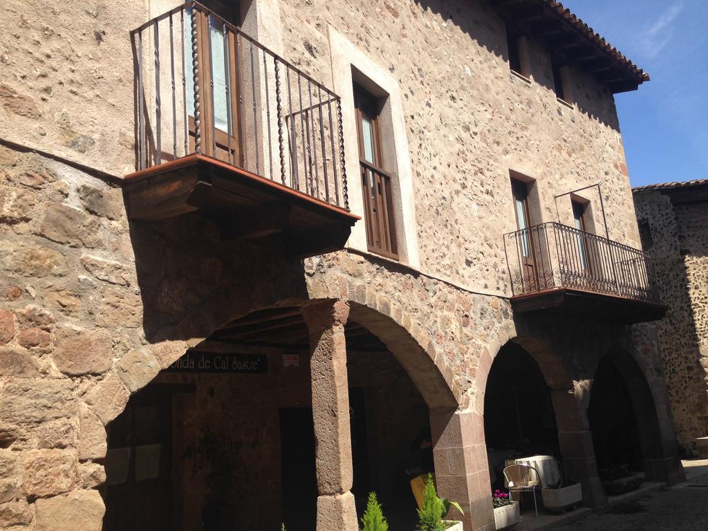 Hotel Cal Sastre Santa Pau Dış mekan fotoğraf