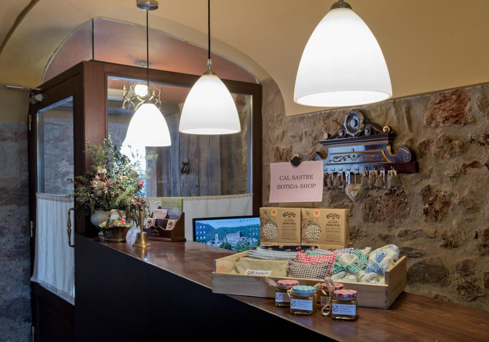 Hotel Cal Sastre Santa Pau Dış mekan fotoğraf